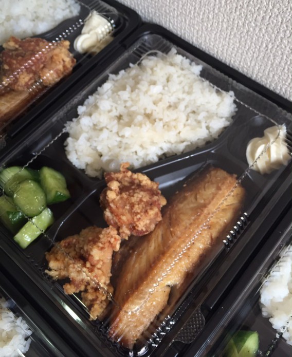 東中野４丁目のムーンロードの「ひとみ」の弁当