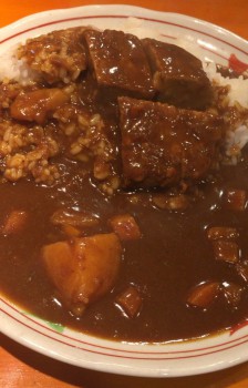 ブロードウェイ地下プチパリのチャレンジャーのハンバーグカレー