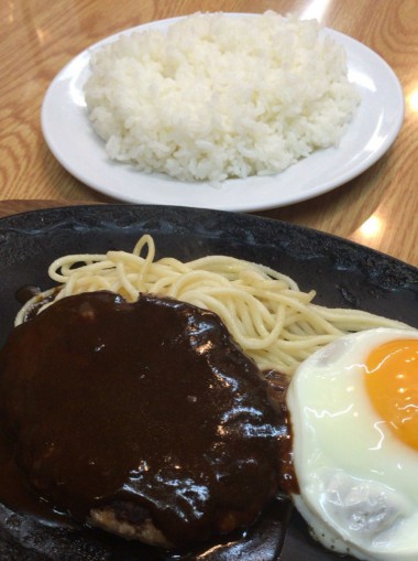 中野駅のハンバーグ専門店・ハンバーグハウスのスタンダードハンバーグ