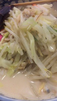 北新宿百人町交差点そばの中華料理まるしんの白湯スープ