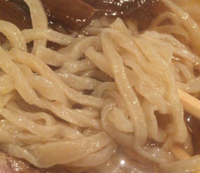 東中野1丁目の手打ち中華「高揚」の麺