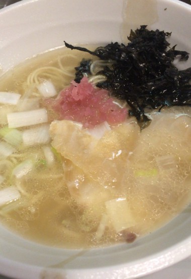 東中野２丁目のラーメン店「海阪屋」の海坂そば